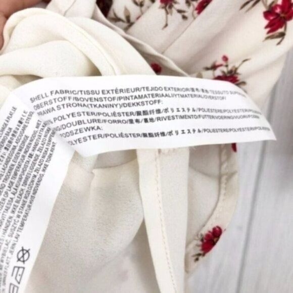 MOON RIVER Floral Ruffle Faux Wrap Dress - Picture 5 of 7